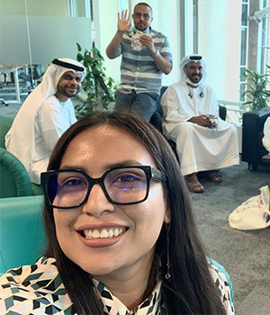 Silvia O., performance engineer at H&P with coworkers in Abu Dhabi.